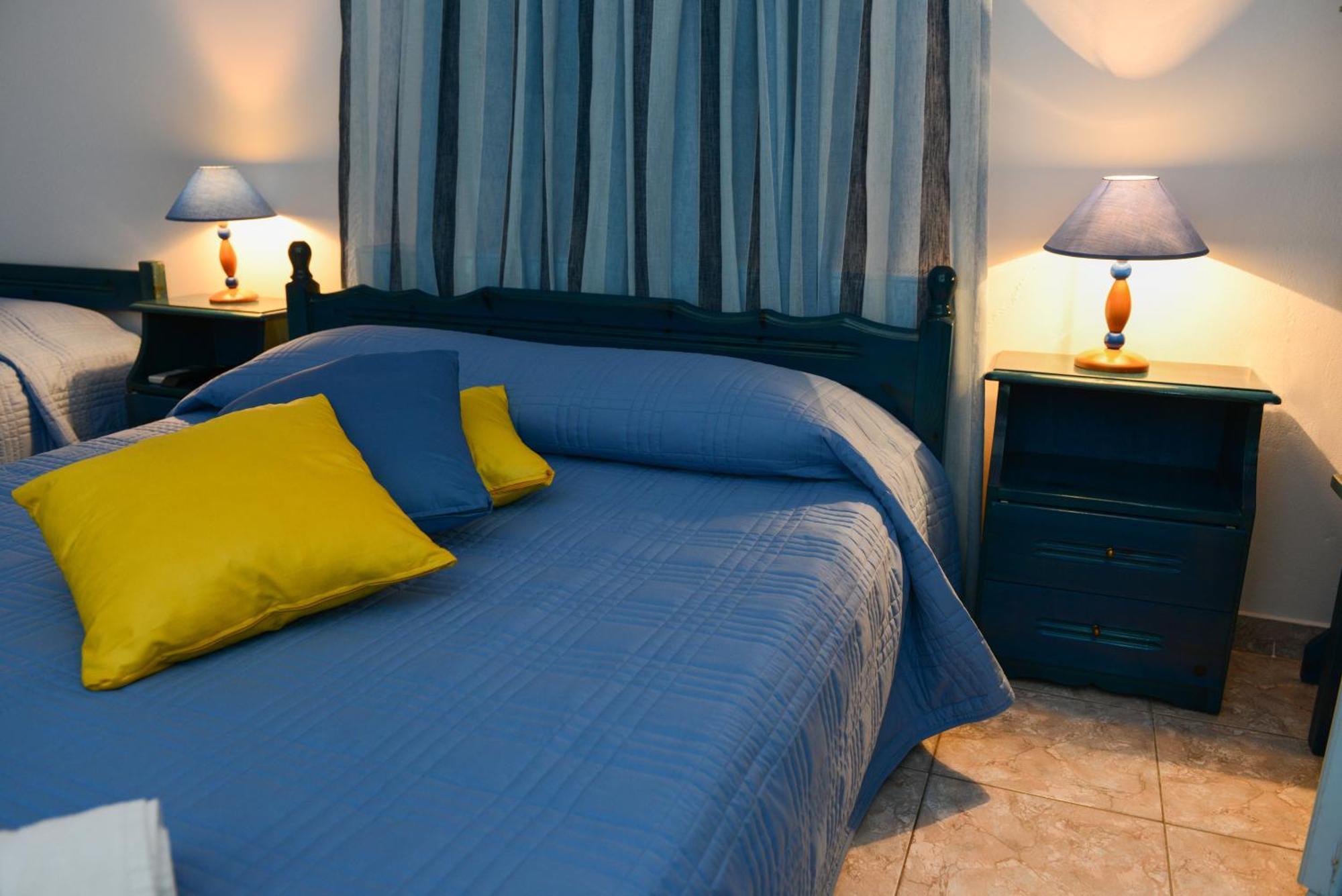 Hotel Dina - Ξενοδοχείο Ντινα Plati  Rum bild